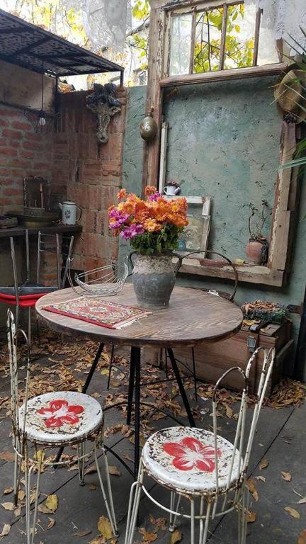 Nona's Guest House room 1